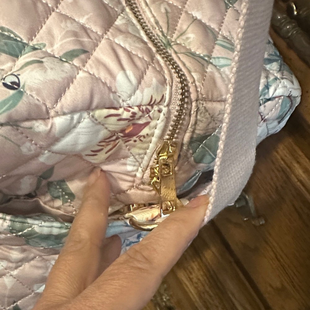Nanette Lepore Pastel Floral Quilted Travel Bag  Adjustable strap 17”W 9.5” H 9” - Picture 10 of 14
